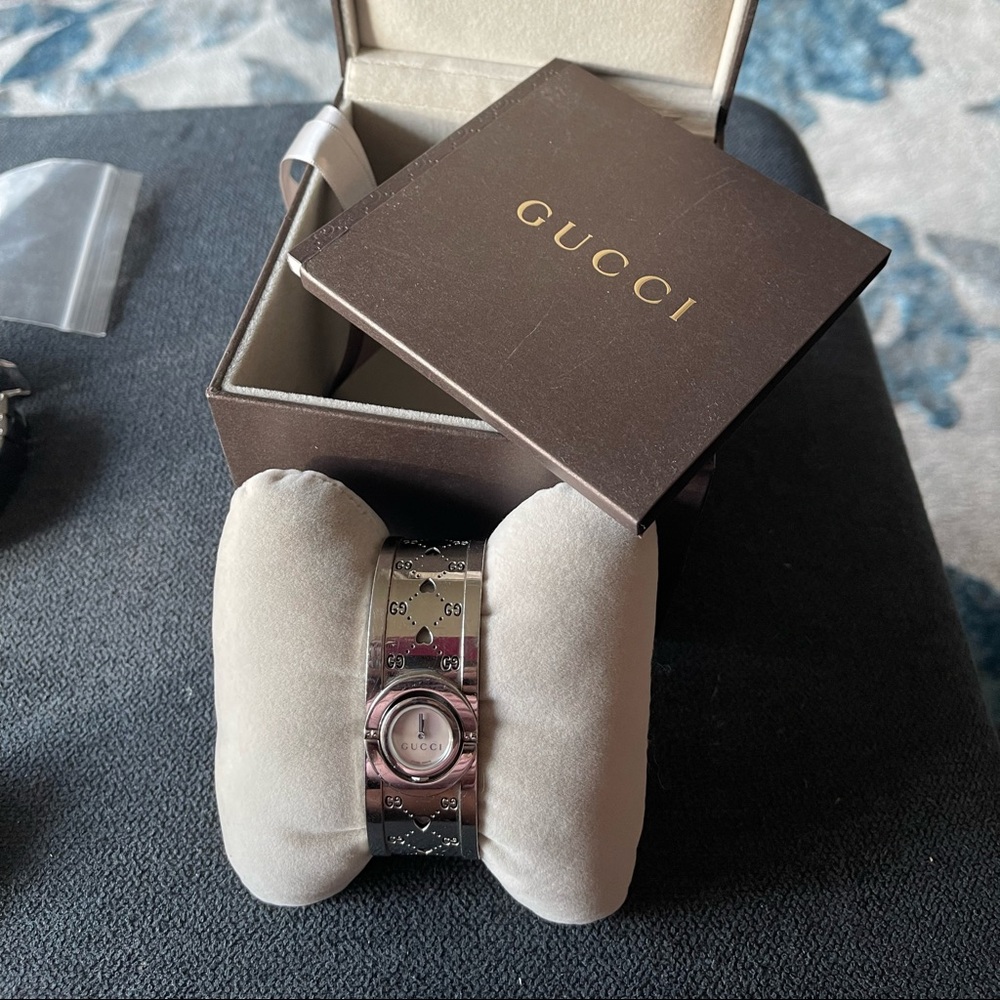 AUTHENTIC GUCCI WATCH